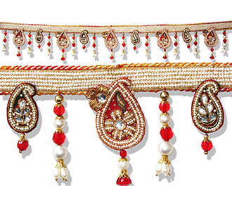 Bandhanwar in Paisley design with white pearls