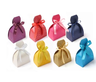 Cream colour plain party favour boxes with ribbon closure