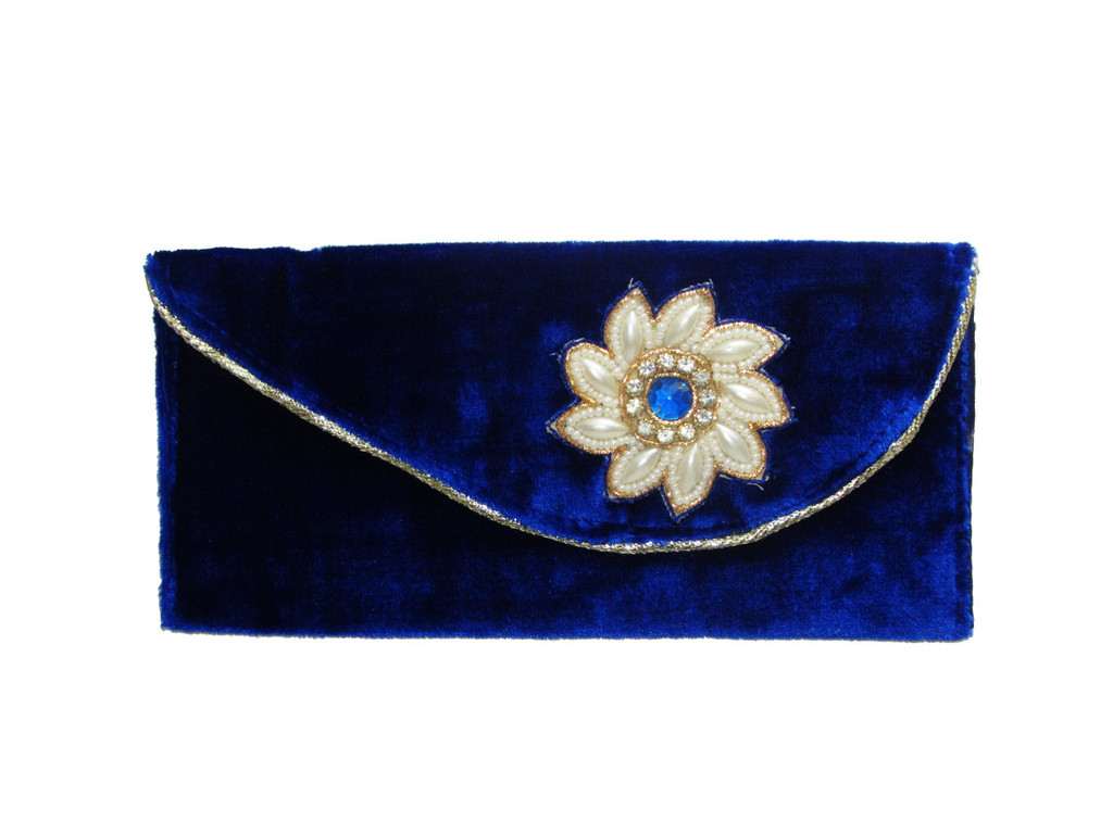 Blue Velvet & Silver Broach Hand Clutch - Click Image to Close