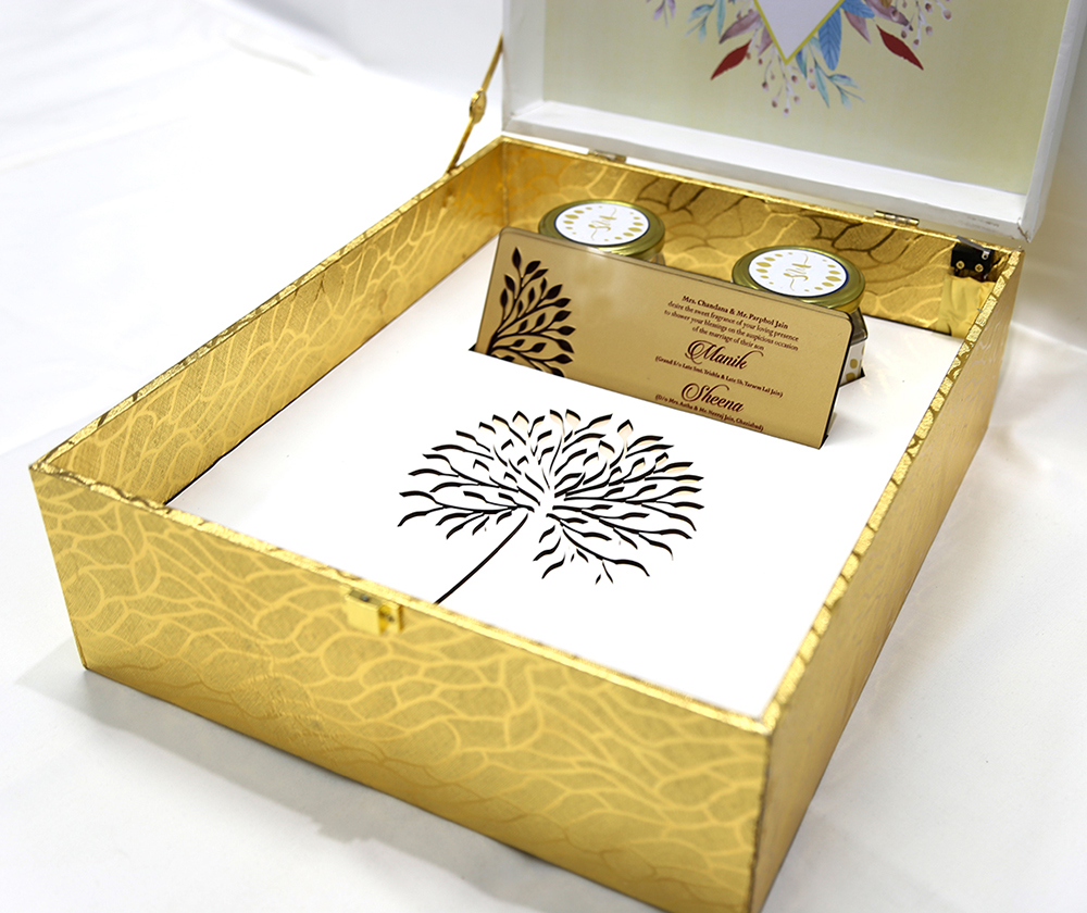 Designer tree of life wedding box card in white and golden - Click Image to Close