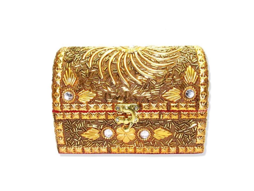 Gold embroiderd Gift Box - Click Image to Close