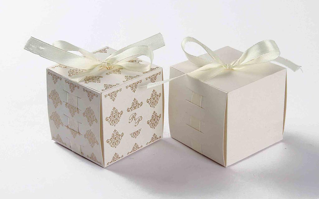 Indian Wedding Party Favor Box in Ivory with the Ribbons - Click Image to Close