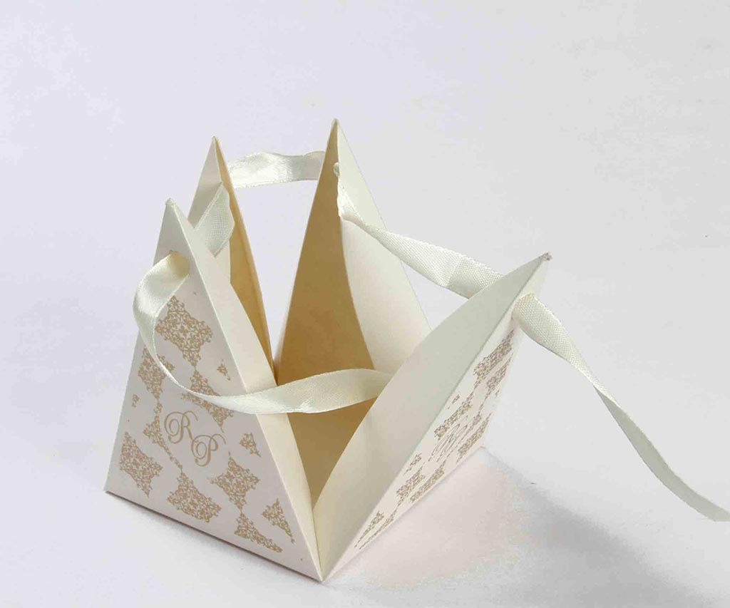 Triangular Wedding Party Favor Box in Ivory Color - Click Image to Close