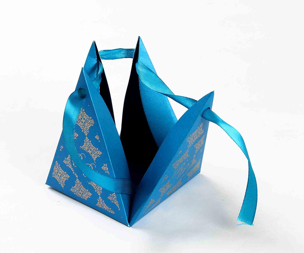 Triangular Wedding Party Favor Box in Sky Blue Color - Click Image to Close
