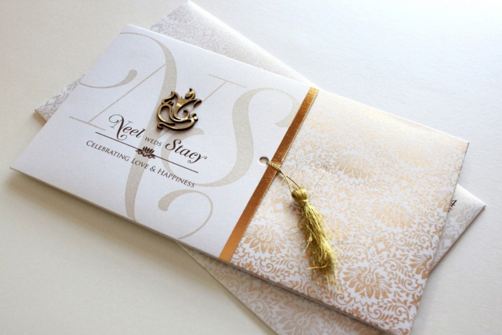White and brown card with floral print - Click Image to Close
