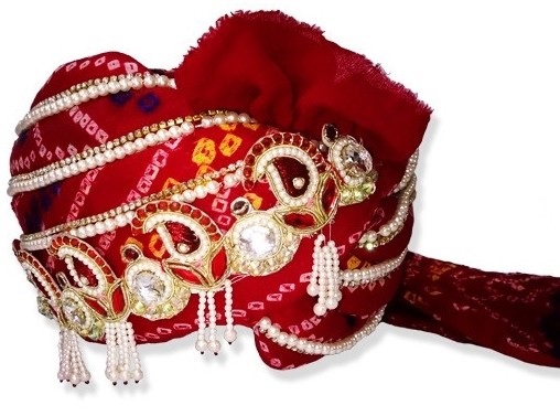 Grooms Turban in Red Bandhej decorated wih motifs and beads - Click Image to Close
