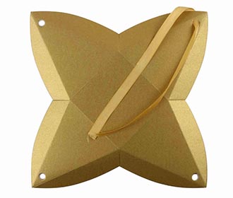 Triangular Wedding Party Favor Box in Golden Color